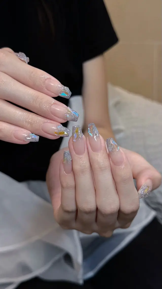 ネイル フラッシュネイル キラキラネイル 水色 夏ネイル ワンホンネイル nailsalon ChuColaのネイルデザイン
