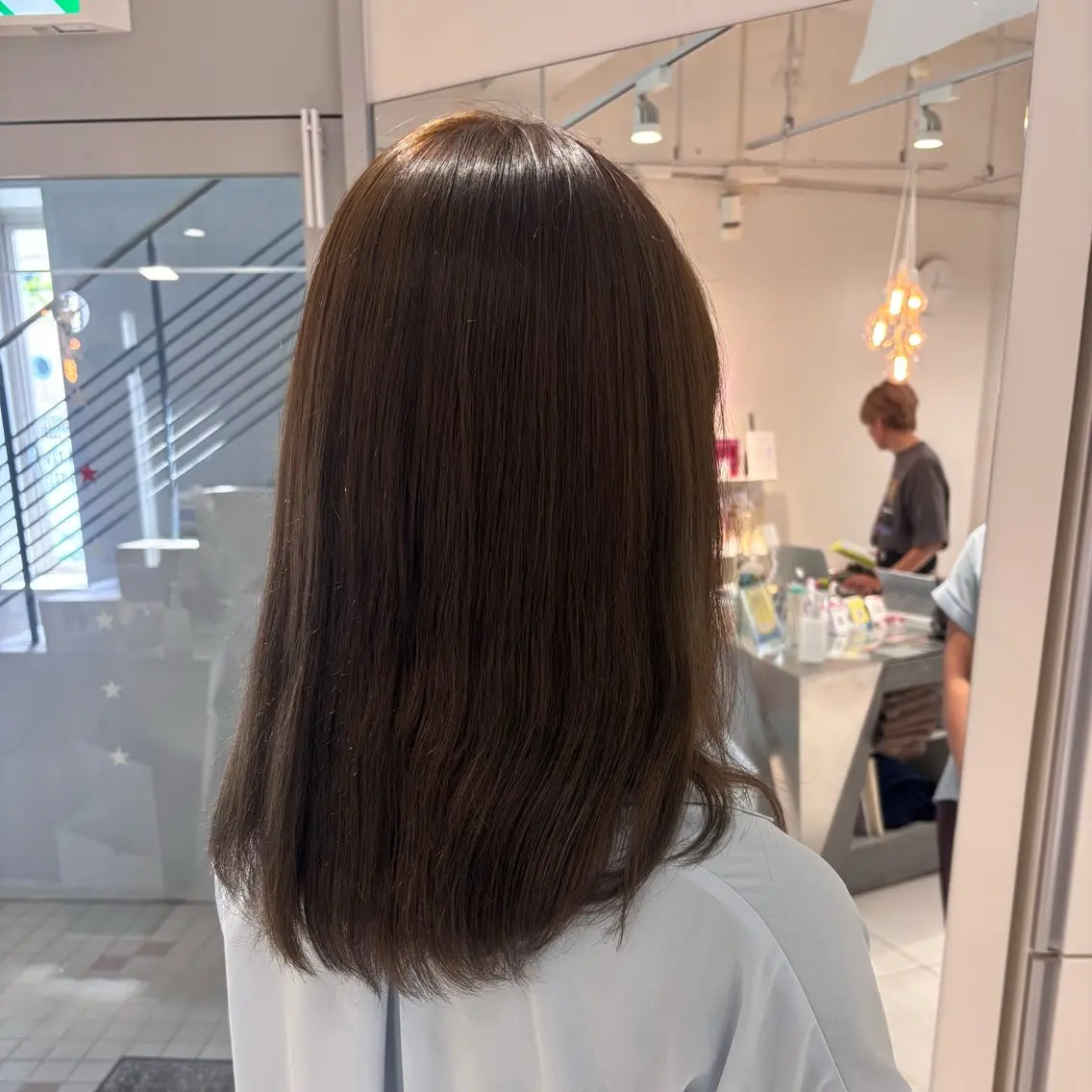 カラー 林 彩音のヘアスタイル