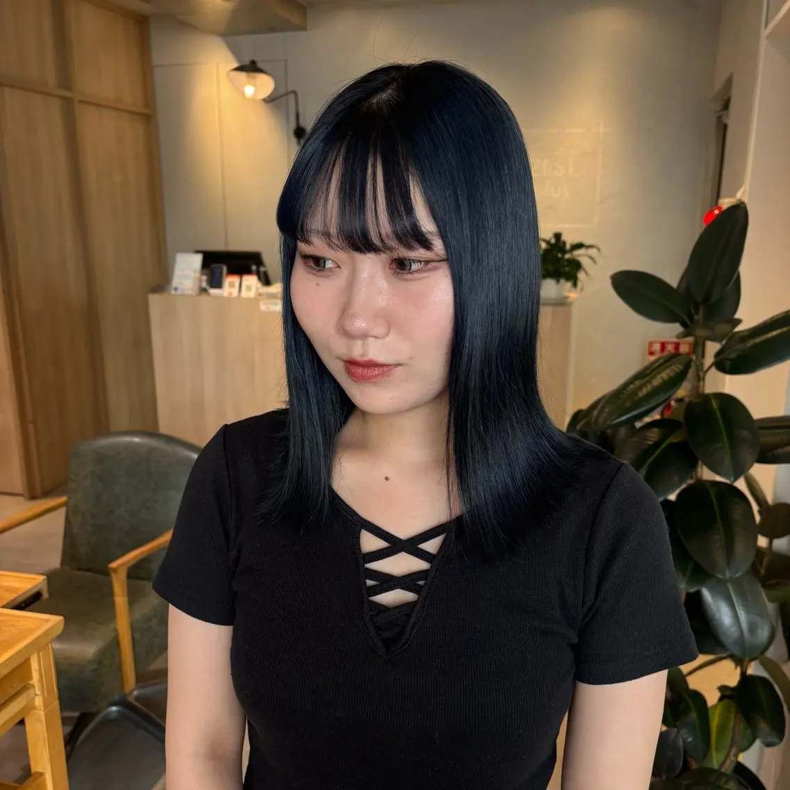 暗髪カラー🖤無料トリートメント付きの写真