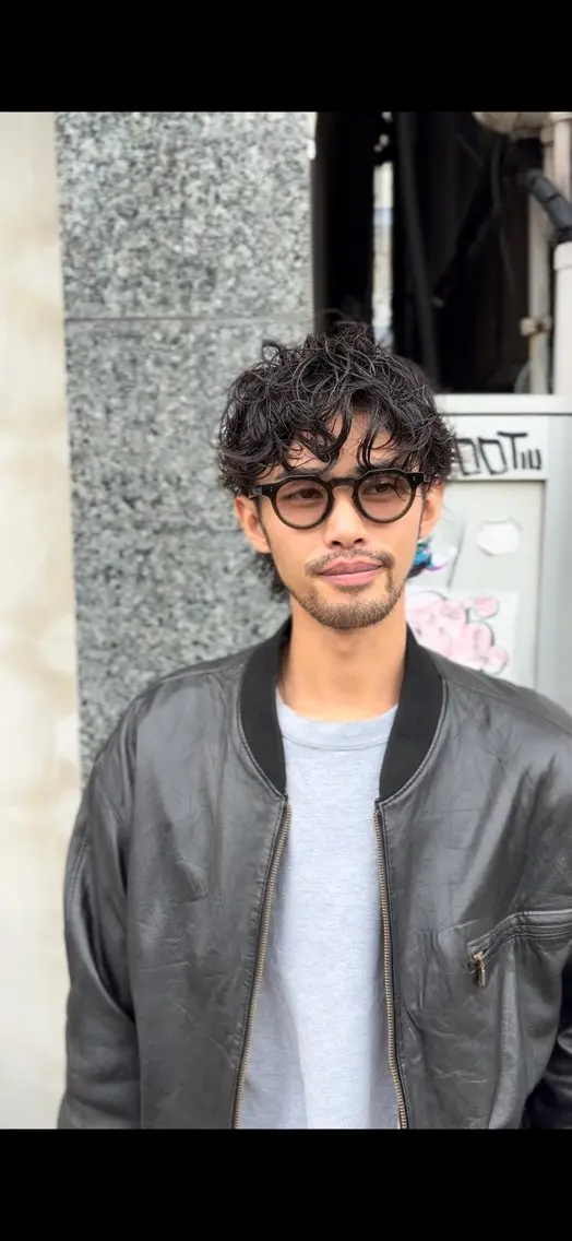 ミディアム パーマ メンズ ミディアムパーマ メンズパーマ カット ヘアカラー パーマ 縮毛矯正 大谷 哲基のヘアスタイル