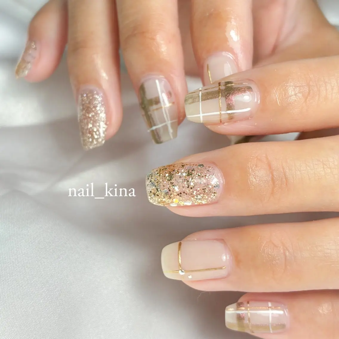 ネイル ブラウン ラメ(グリッター) ミラーネイル nail_ kinaのネイルデザイン