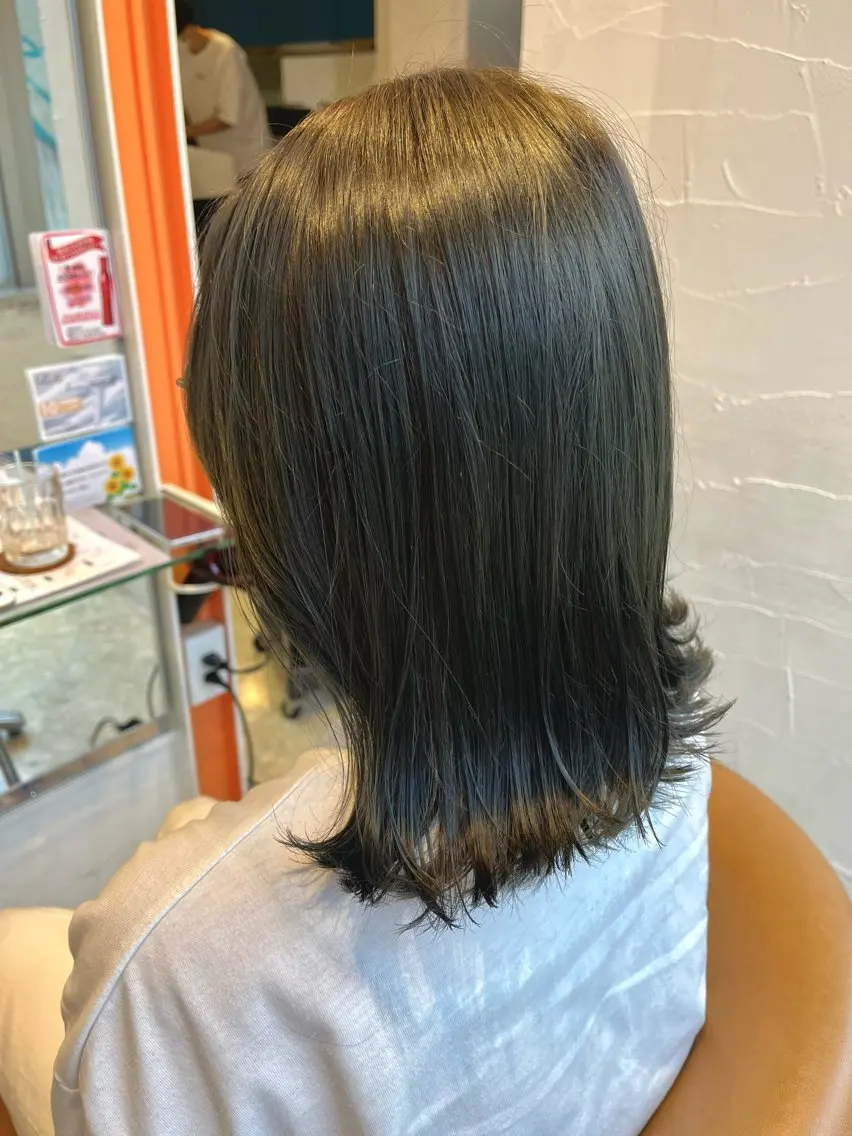 ミディアム カラー ヘアカラー トリートメント うしだ かおるのヘアスタイル