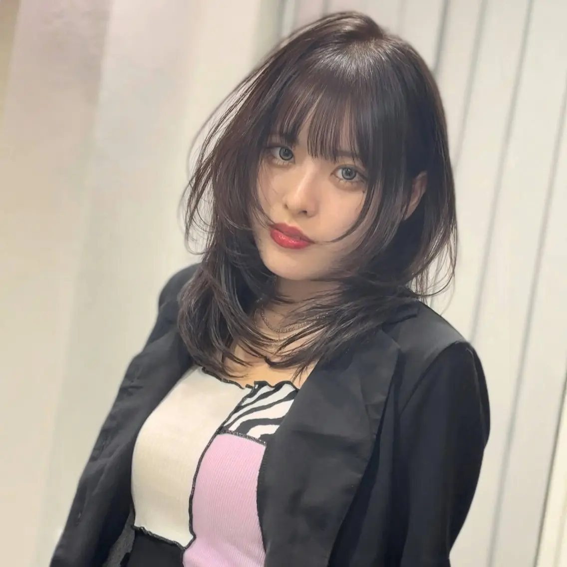 ミディアム 顔まわりレイヤー 顔周りカット レイヤーカット 小顔カット 高野 恭佑のヘアスタイル