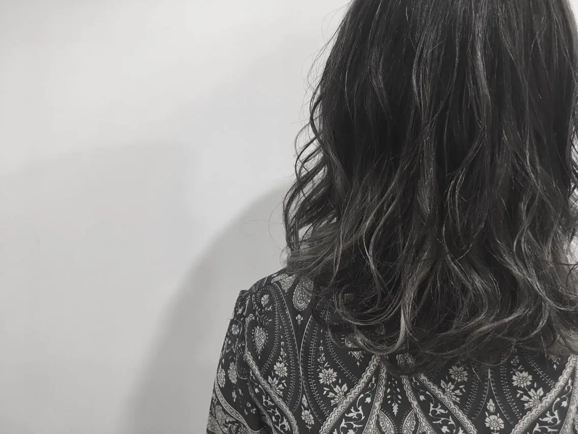 ミディアム カラー ハイライトカラー 3Dハイライト ハイライト ヘアカラー てんま さやかのヘアスタイル