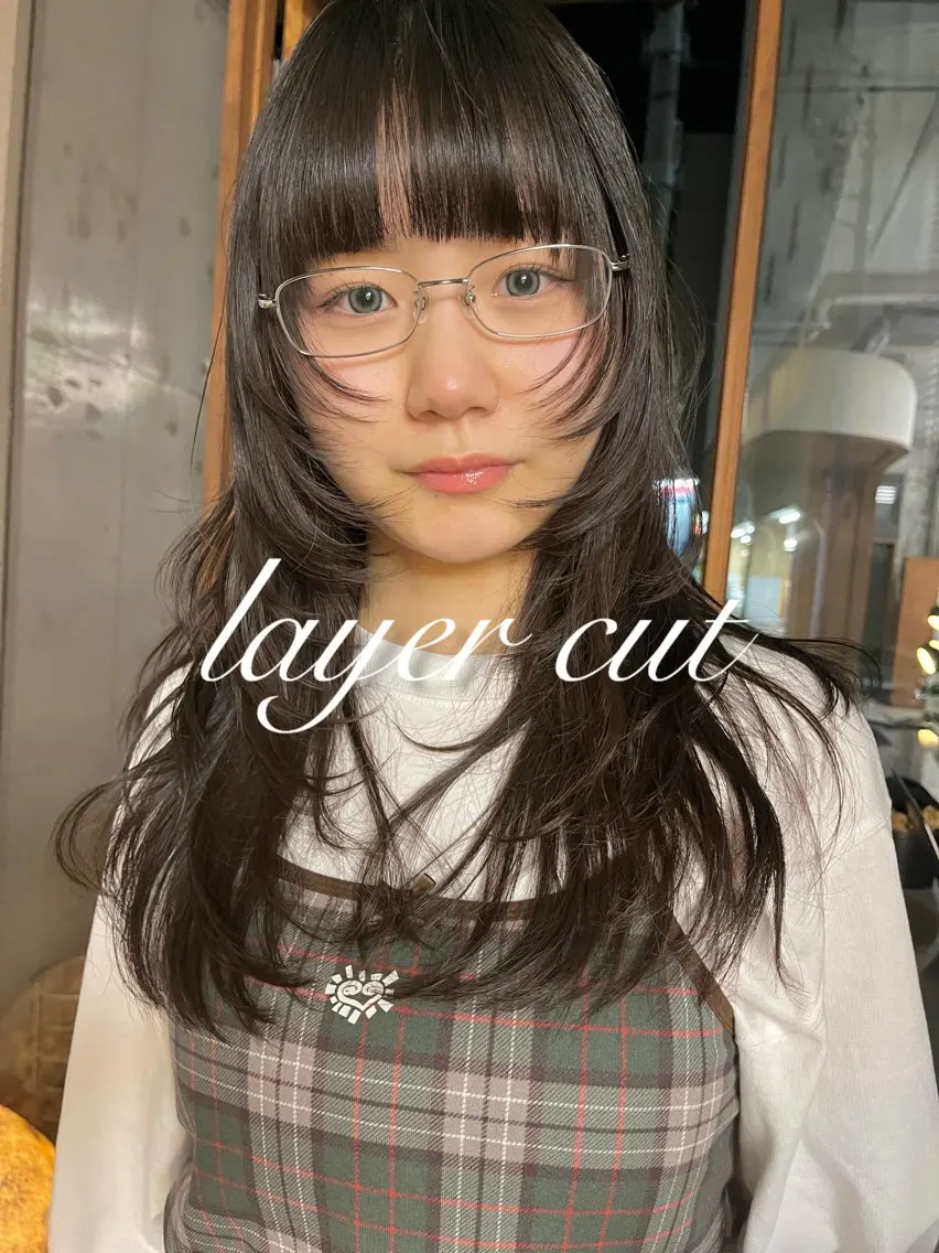 ミディアム レイヤーカット カット トリートメント ミルクティーベージュ るい名駅のヘアスタイル