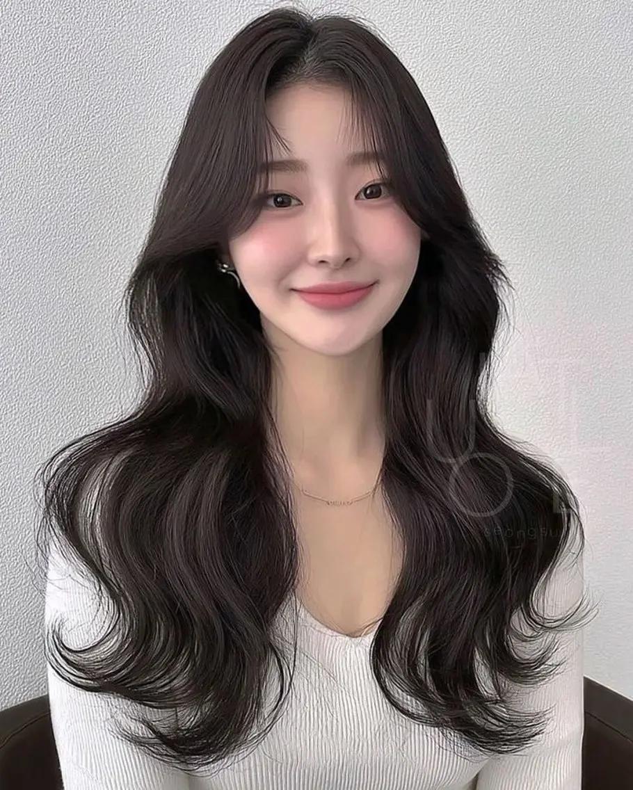 セミロング レイヤーカット ハッシュレイヤー特化のヘアスタイル