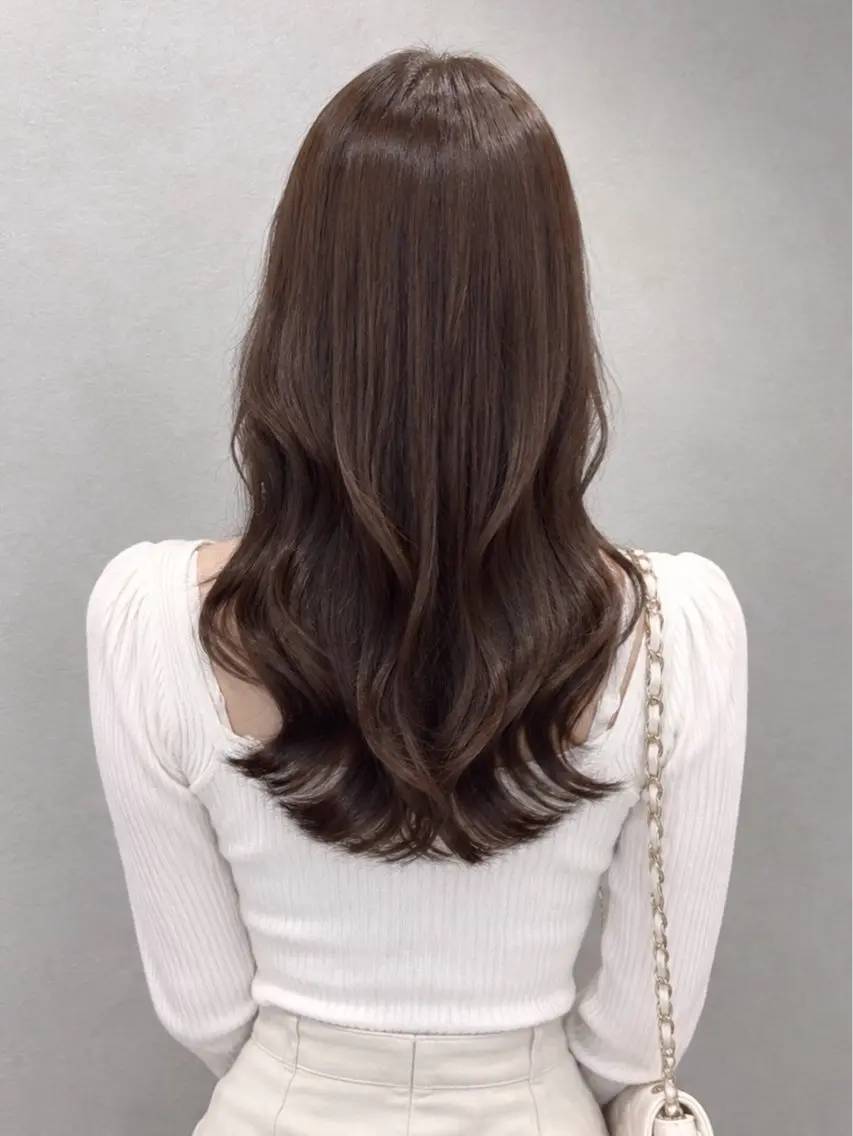 セミロング カラー ブラウンカラー オリーブブラウン ヘアカラー トリートメント girly上品ヘア 🎀/ベージュikuのヘアスタイル