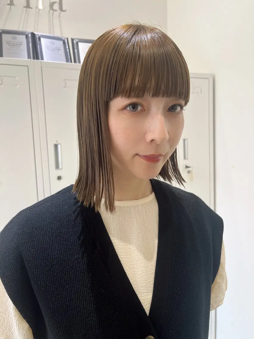 ミディアム 髪質改善 韓国風ヘア レイヤーカット ヘアカラー 透明感カラー👑 井上美乃里のヘアスタイル