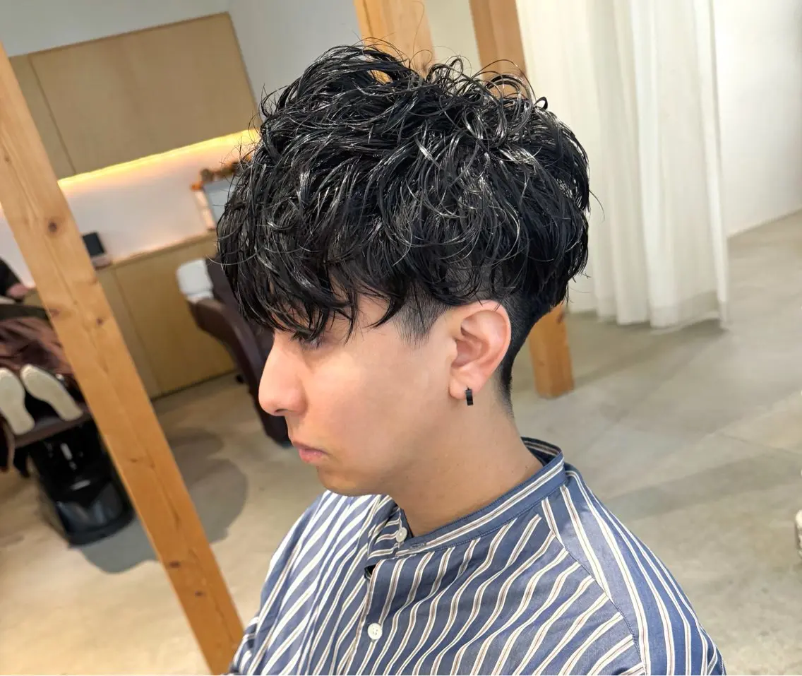 ショート パーマ メンズ マッシュ メンズパーマ 服部 雄輝のヘアスタイル