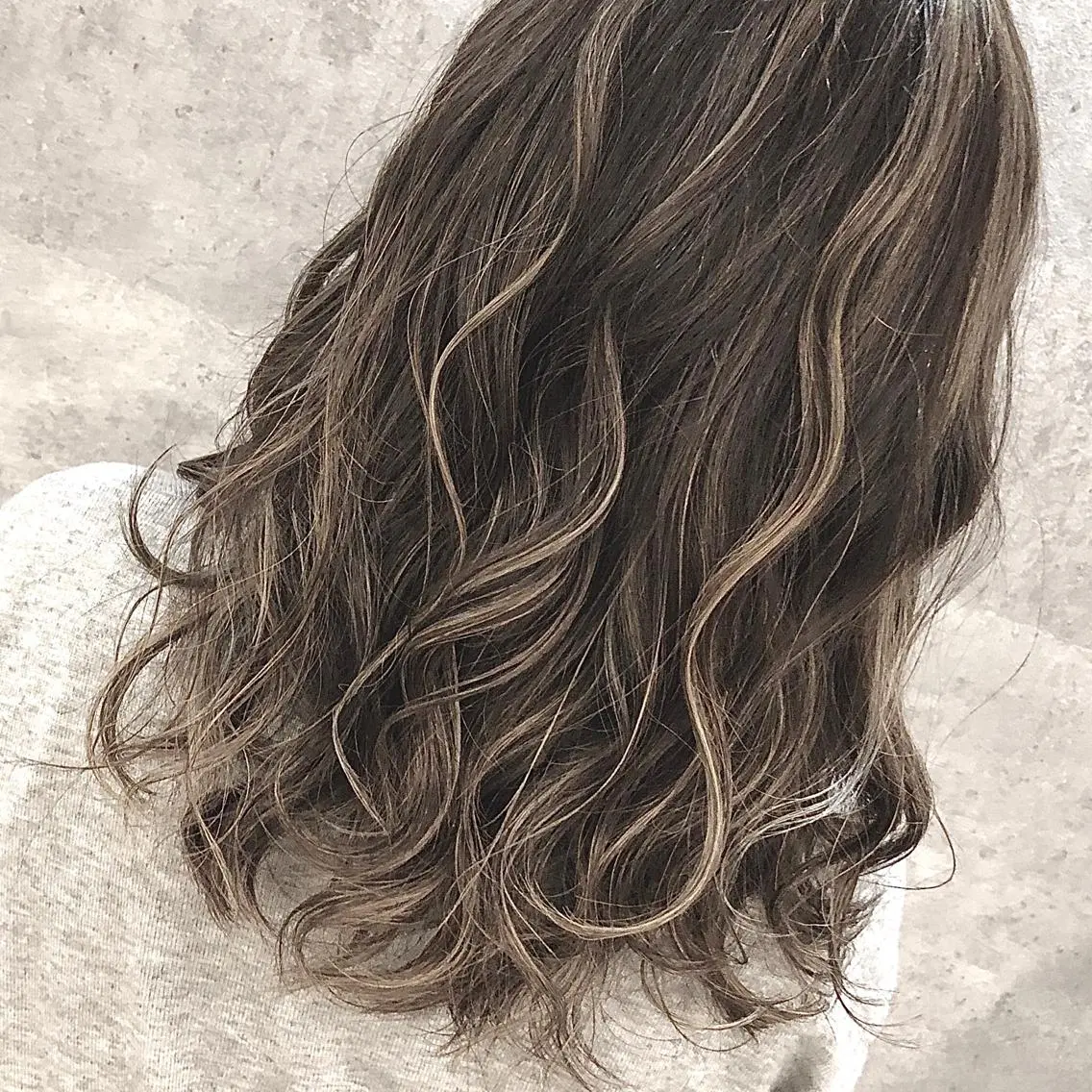 ロング カラー ハイライトカラー ハイライト ✨MiL✨ ✨心斎橋✨のヘアスタイル