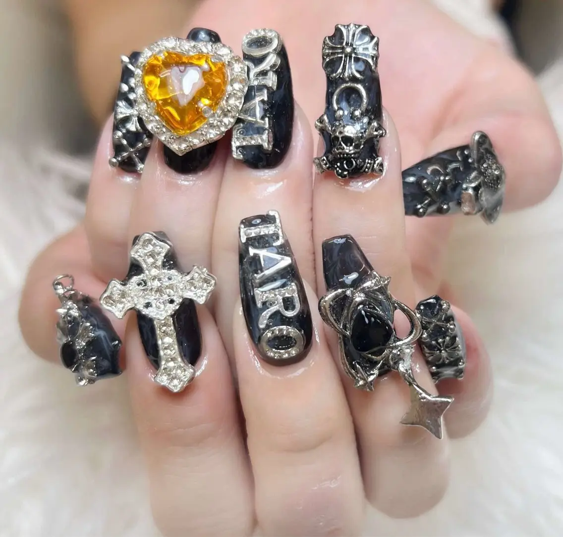 ネイル チークネイル 長さ出し フットネイル マグネットネイル 持ち込み ハンドネイル ANH NAIL ゴテゴテ専門店💎のネイルデザイン