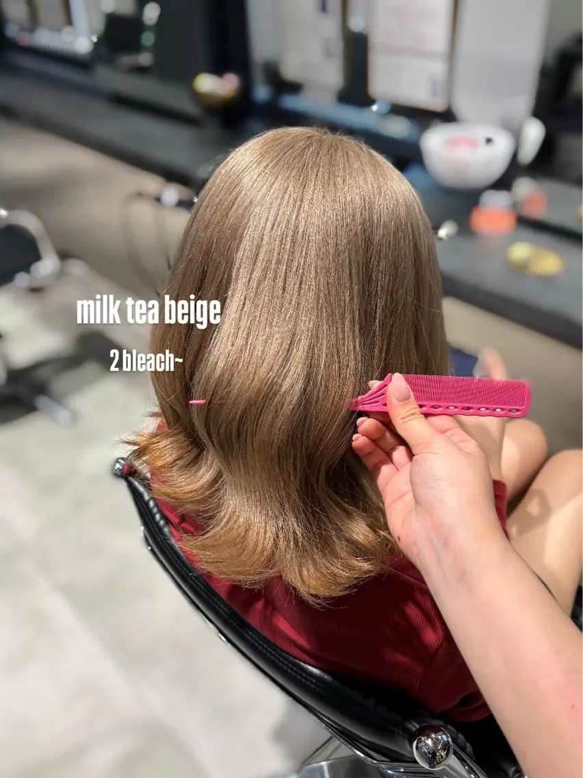 ミディアム カラー ベージュカラー ミルクティーベージュ ヘアカラー トリートメント ゆな🎀ハイトーン /レイヤーのヘアスタイル