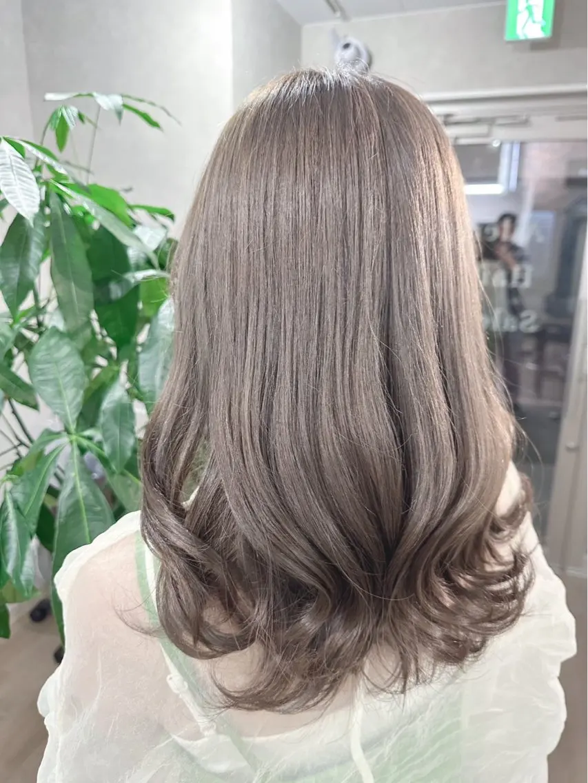 ロング カラー 山田 誠也のヘアスタイル