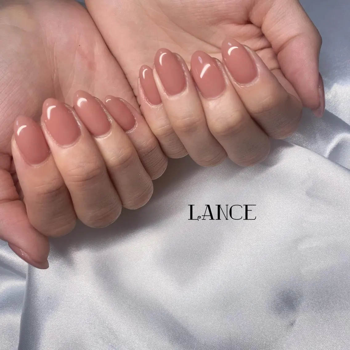 ミディアム ネイル オーロラネイル フレンチネイル グラデーション キラキラネイル シンプルネイル Lance nailのネイルデザイン