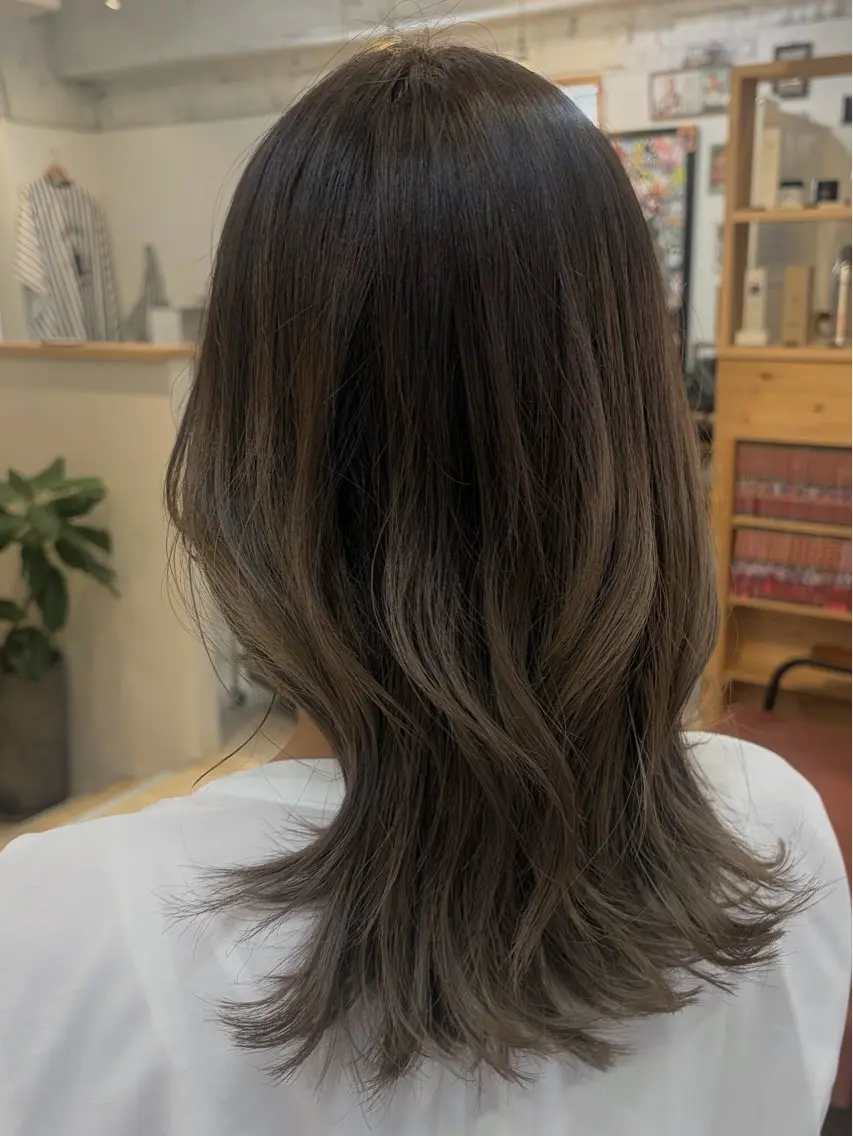セミロング カラー ブラウンカラー 透明感カラー レイヤーカット カット ヘアカラー cana 札幌レイヤースタイルのヘアスタイル