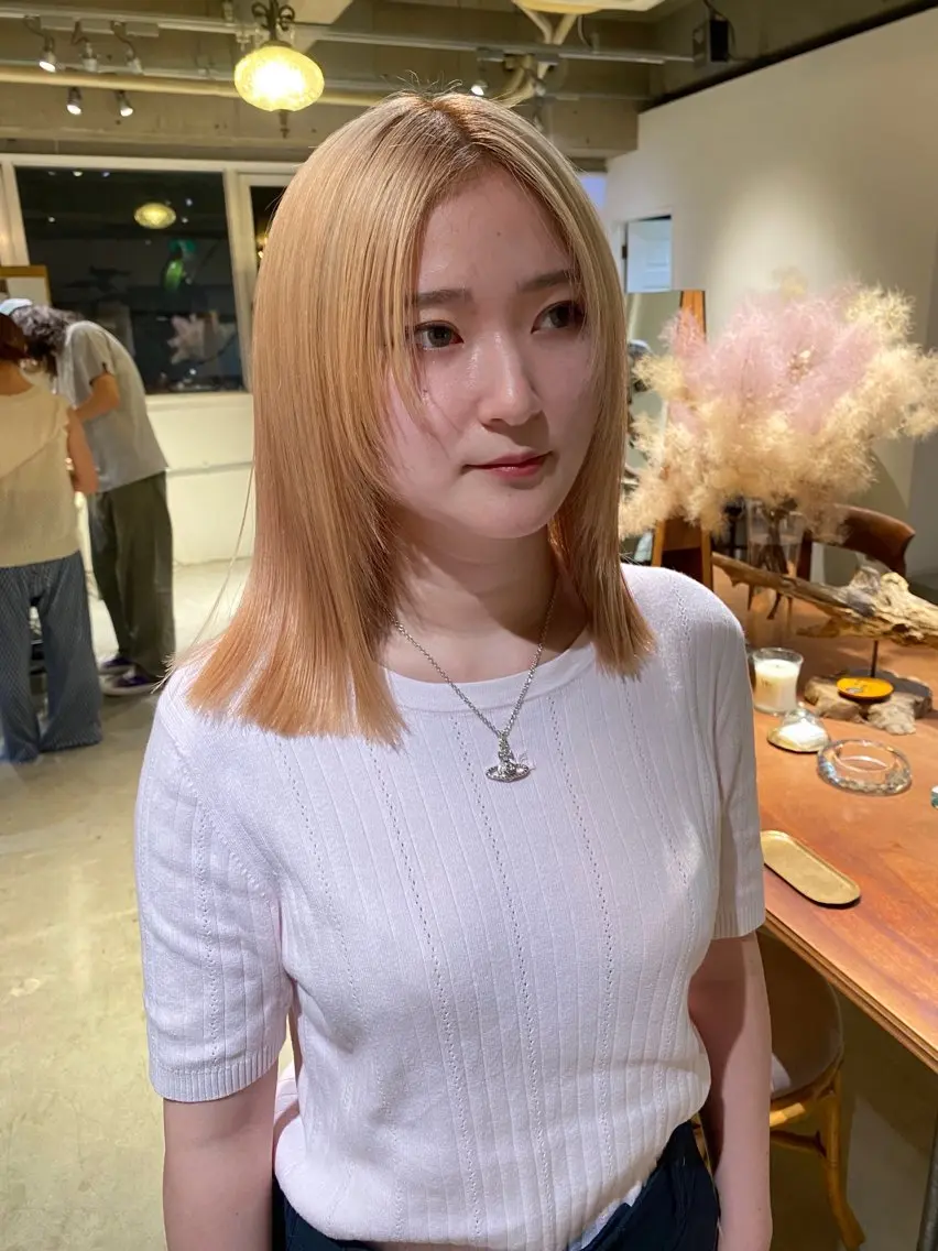 ミディアム 顔まわりレイヤー レイヤーカット 聖 来のヘアスタイル
