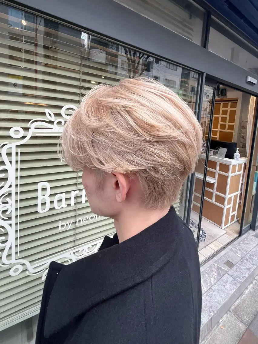 カット+Wカラー(ブリーチ+カラー)☆派手髪、ハイトーンはコレ!の写真