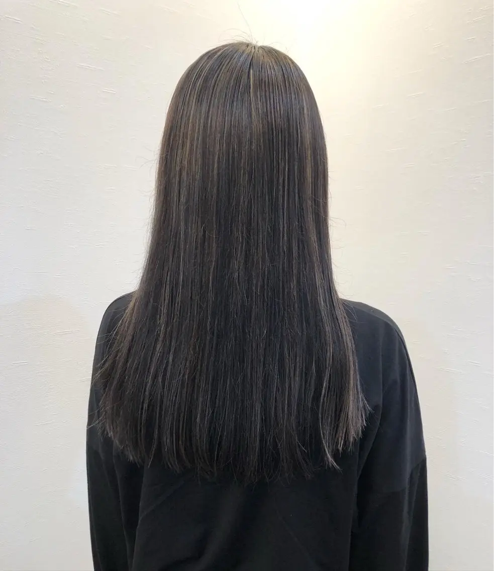 カラー ツノガイ エリのヘアスタイル