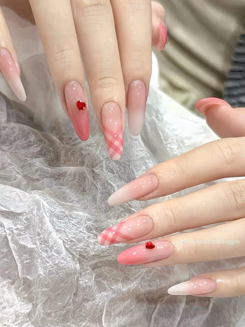 ネイル 長さ出し フレンチネイル グラデーション 卒業式 マグネットネイル ハンドネイル MIHANA NAILのネイルデザイン