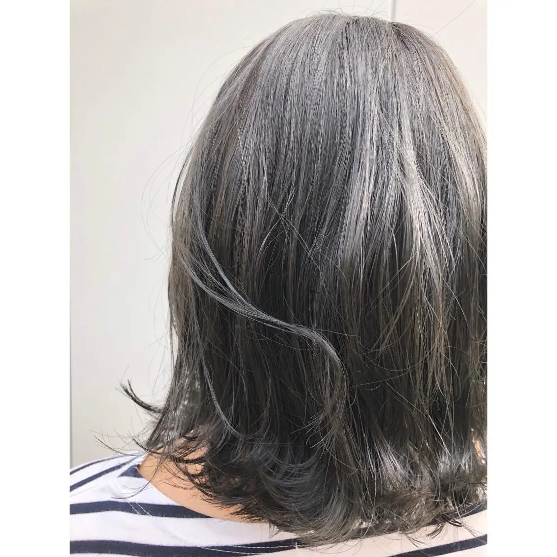 ミディアム カラー グレージュ パーソナルカラー診断 できます 木曽 主博のヘアスタイル