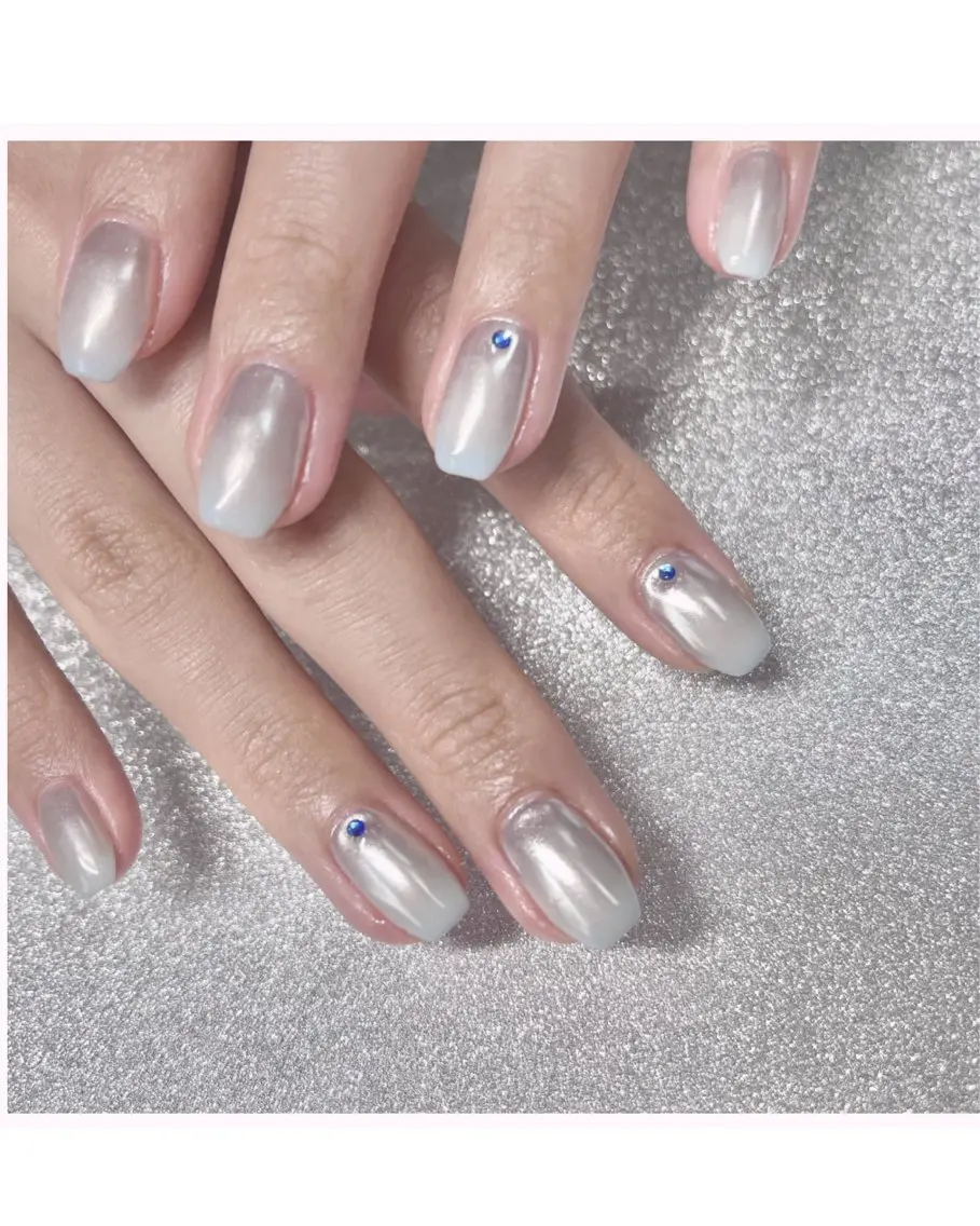 ネイル グラデーション ミラーネイル ワンカラーネイル ストーンネイル BEE NAILのネイルデザイン