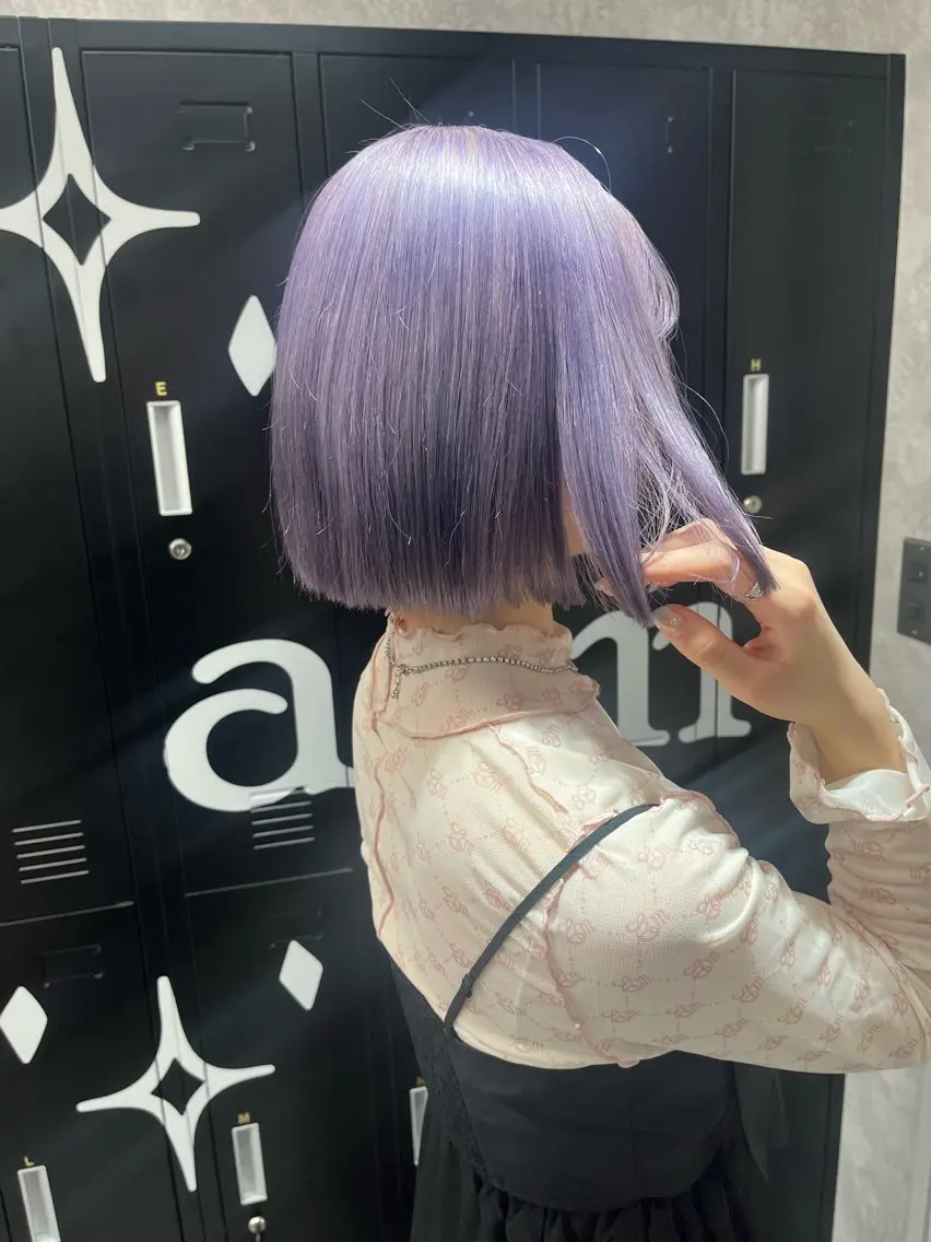 ショート カラー アッシュ アッシュグレー ベージュカラー ブリーチ ブロンド 【ときめき屋さん🎀 ハイトーン大和🎀】のヘアスタイル