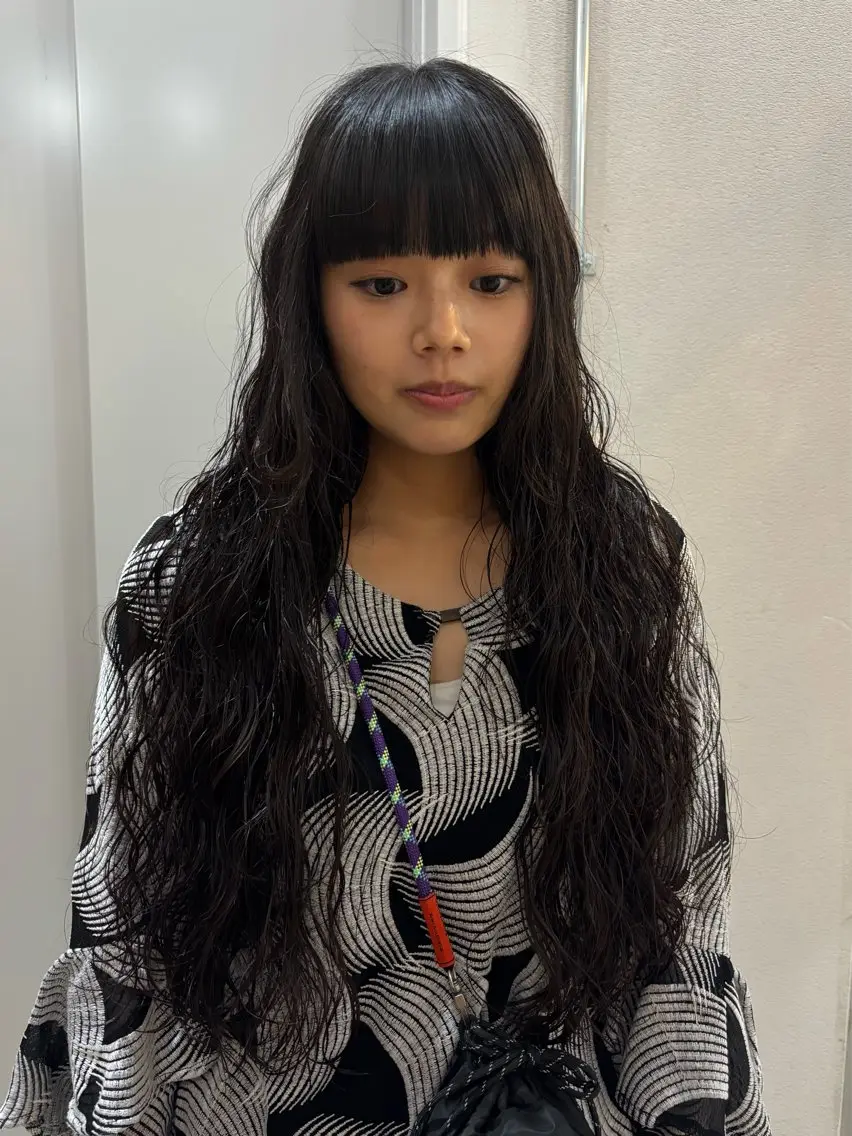 ロング パーマ ロング カット パーマ トリートメント 透明感カラー/髪質改 善/烏丸御池/寿々乃のヘアスタイル