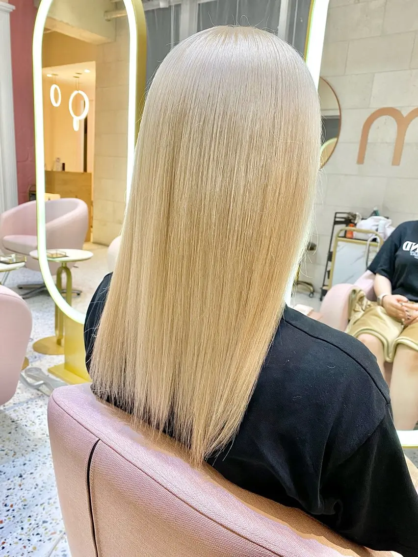 セミロング 井出 くるみのヘアスタイル