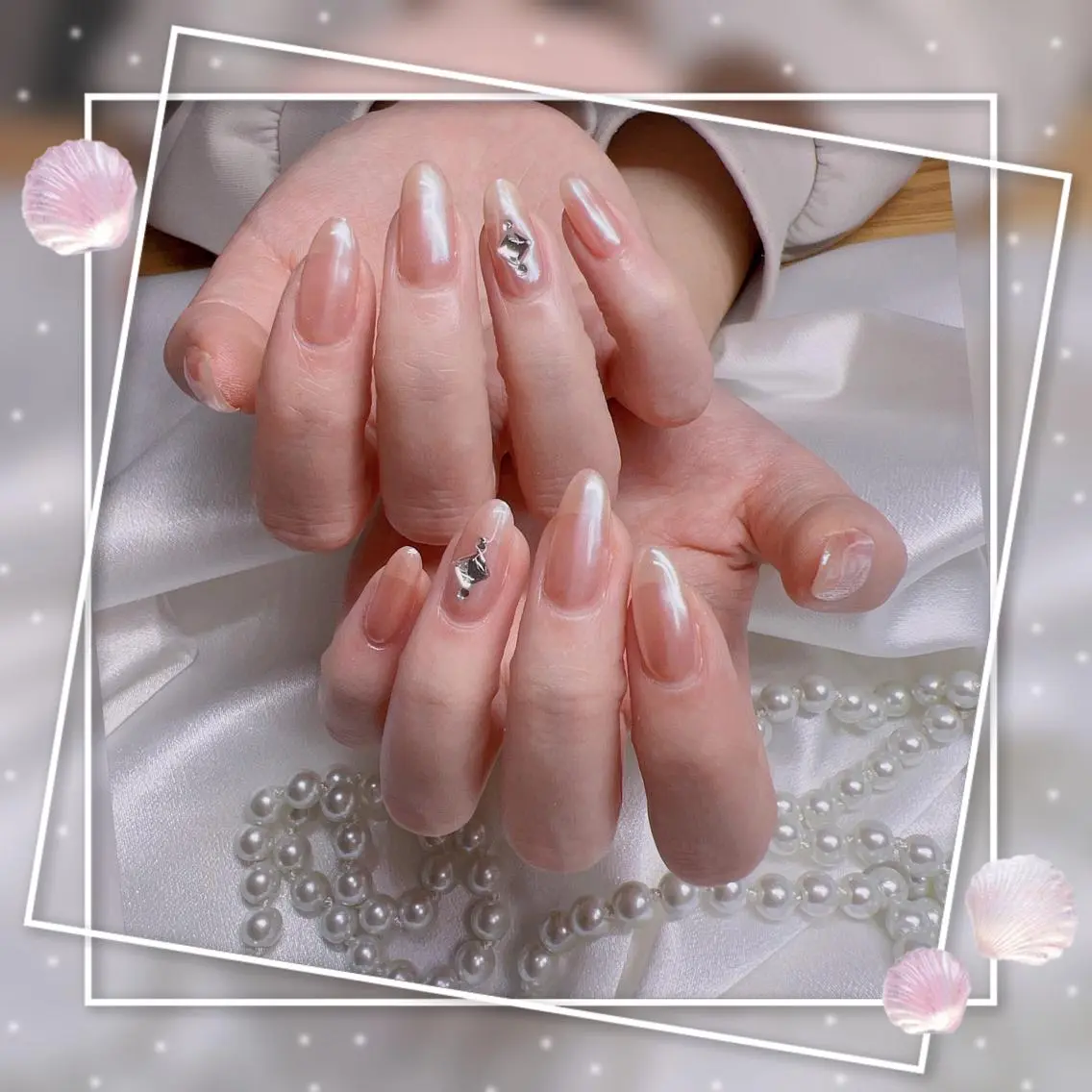 ネイル フレンチネイル キラキラネイル 韓国ネイル マグネットネイル マグネットフレンチ Chill Nailsalonのネイルデザイン