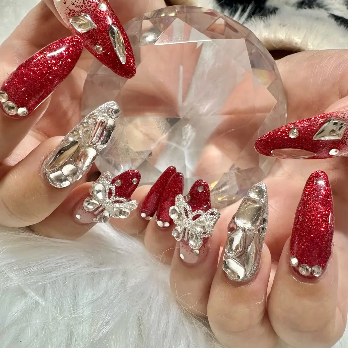 ネイル ラメ(グリッター) ラメグラデーション 赤色 冬ネイル クリスマス ハンドネイル フットネイル 🤎CHARME NAIL🤎のネイルデザイン