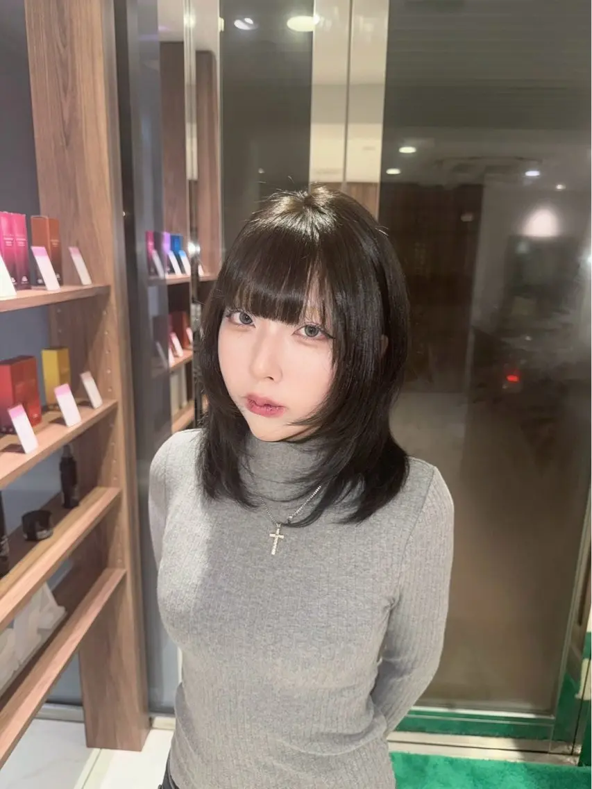 ミディアム カラー 黒髪 透明感カラー ヘアカラー トリートメント 桜新町/ Mea⭐︎のヘアスタイル