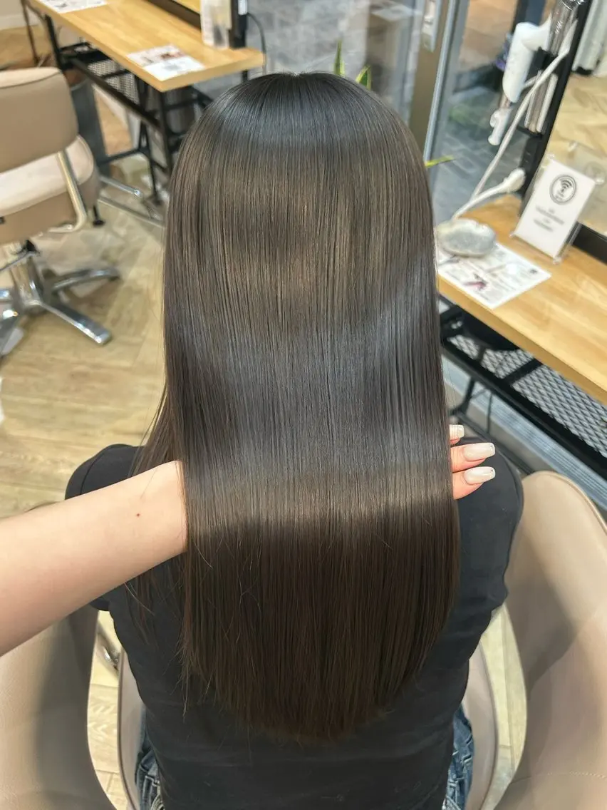 ロング 縮毛矯正 似合わせカット＆艶 カラー🤍ヒナタ🤍のヘアスタイル