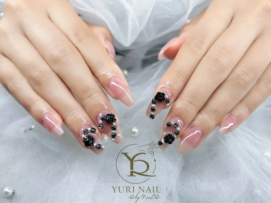 ネイル チークネイル フットネイル グラデーション 韓国ネイル 持ち込み ハンドネイル フットネイル ハンドケア YURI Nail NARITAのネイルデザイン