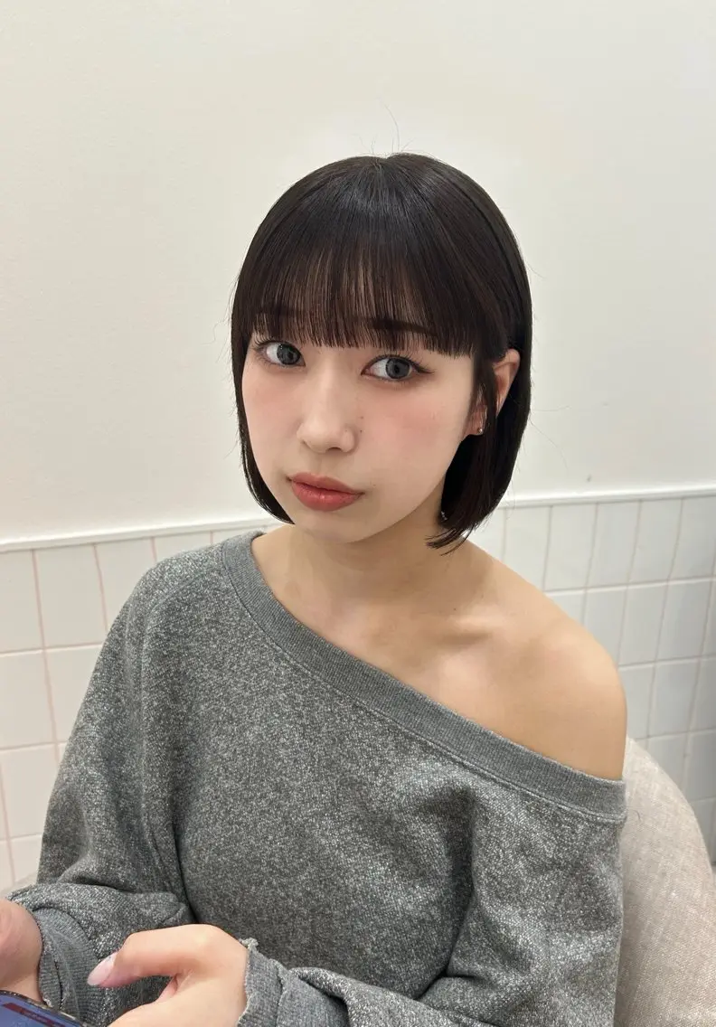 ショート ボブ ワイドバング カット 新田 妃那のヘアスタイル
