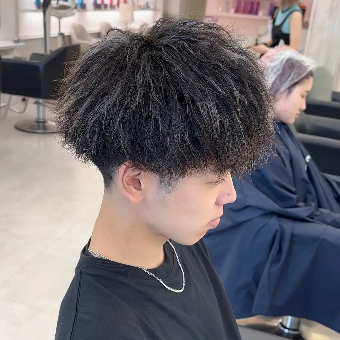 【オシャレにイメチェンするならこれ‼️】ホワイトメッシュ×束感カットの写真