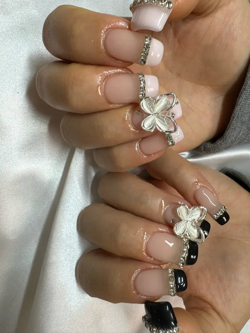 ネイル アートネイル フレンチネイル 韓国ネイル マグネットネイル 持ち込み MH_ Nailのネイルデザイン