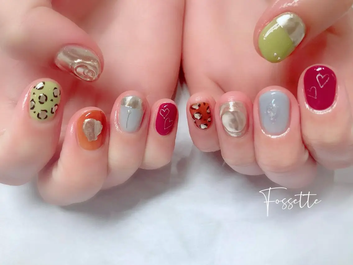 ネイル アニマル柄 ミラーネイル ニュアンスネイル ショートネイル ハンドネイル nailsalon Fossetteのネイルデザイン