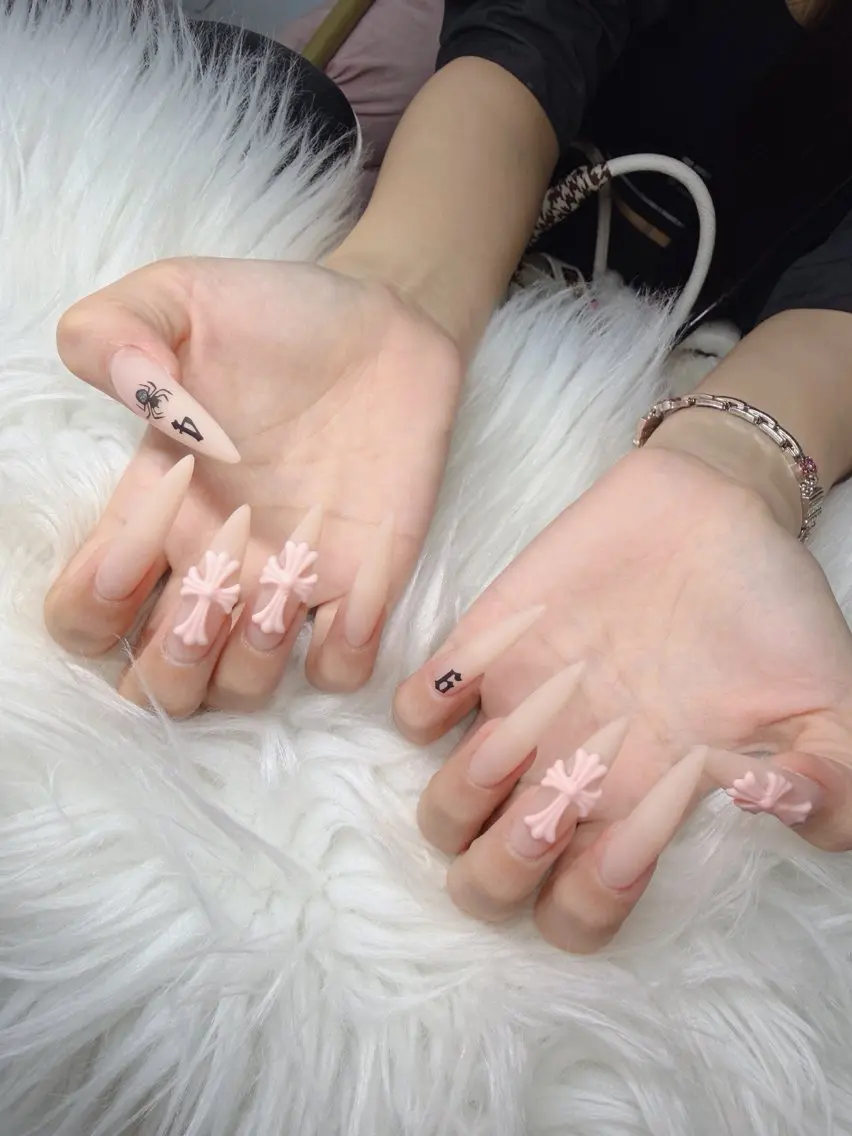 ネイル Lee Nailsのネイルデザイン