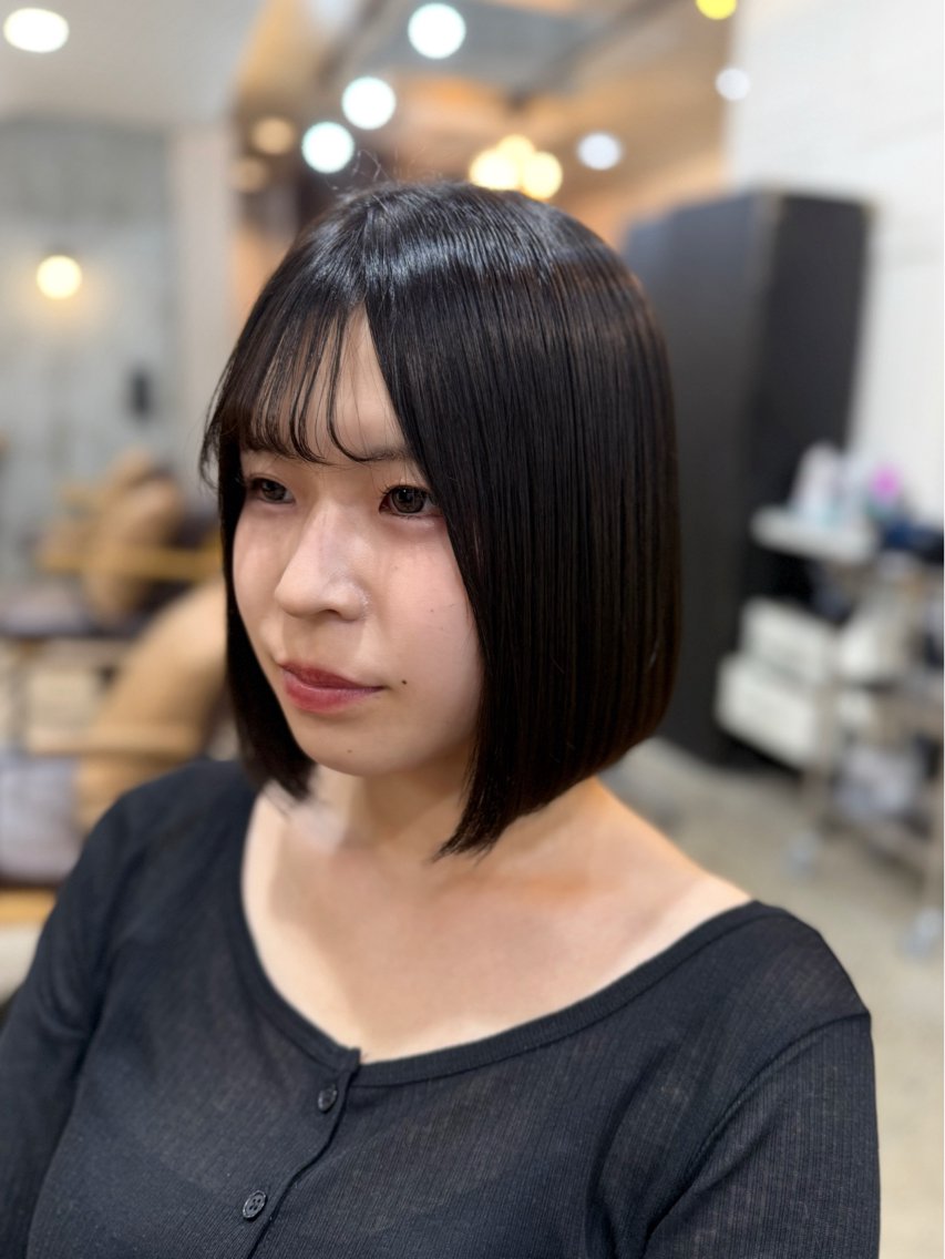 ミディアム カラー 三條 朋香のヘアスタイル