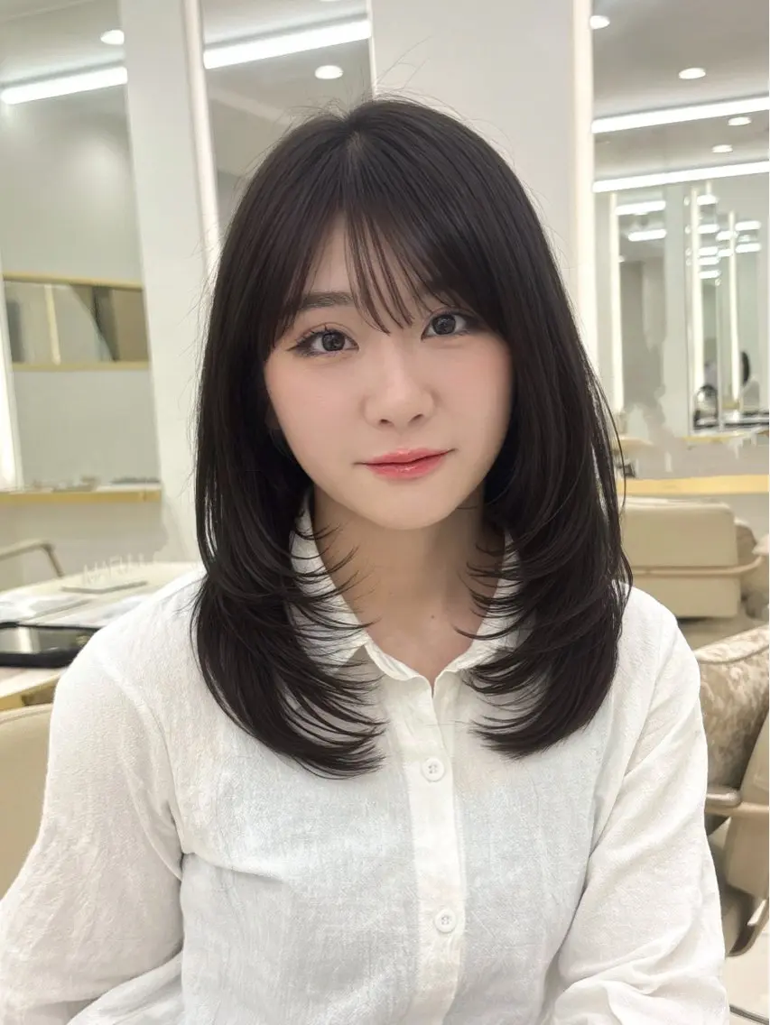 ミディアム カット ヘアカラー 栄/レイヤー/ 津野 こころのヘアスタイル