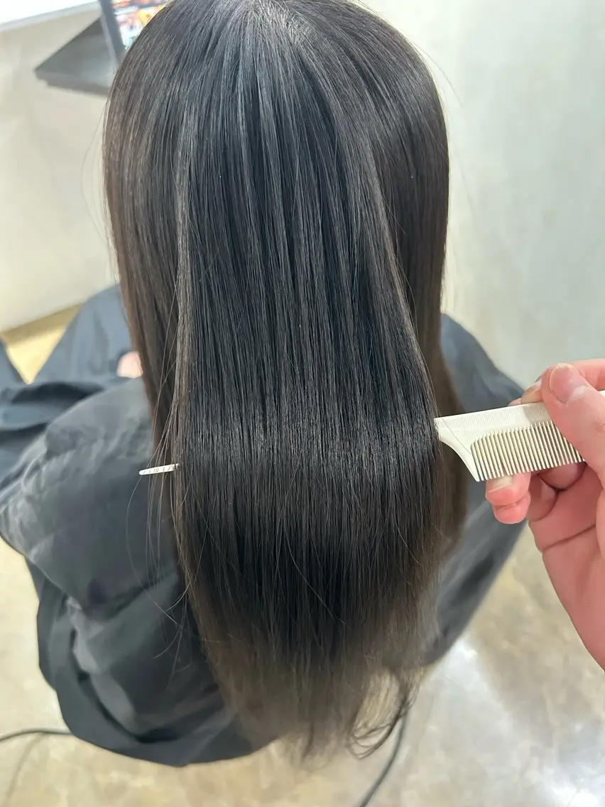 ロング 縮毛矯正 トリートメント 佐山 勝俐のヘアスタイル