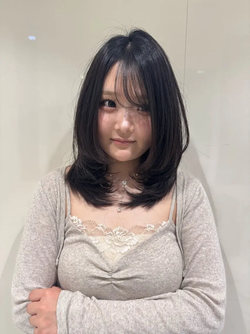 セミロング 佐々木 悠安のヘアスタイル