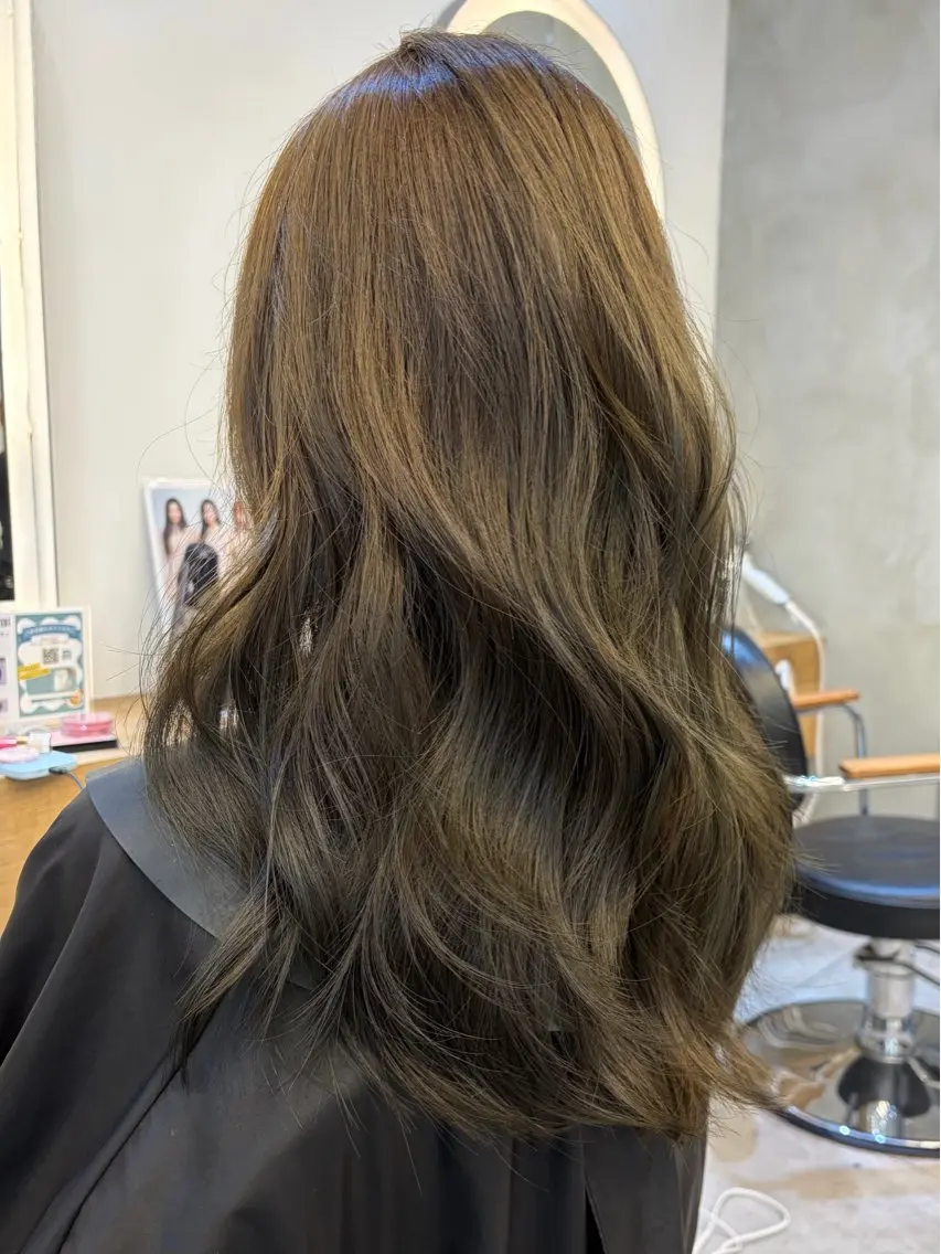 ロング カラー カット ヘアカラー トリートメント 韓国🇰🇷透明感 ERIのヘアスタイル