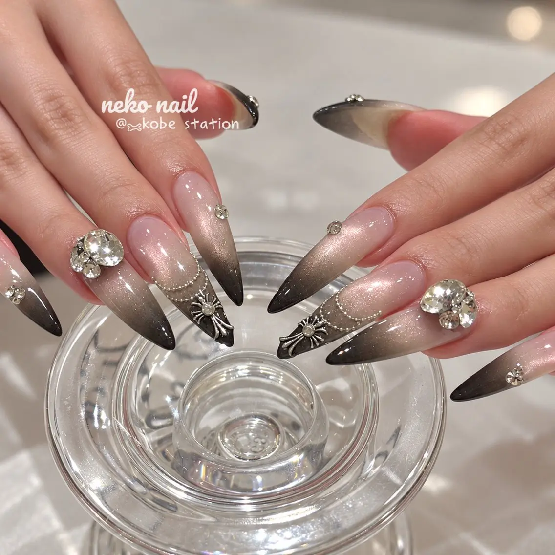ネイル ロングネイル マグネットネイル ワンホンネイル ハンドネイル neko nail三宮元町店のネイルデザイン