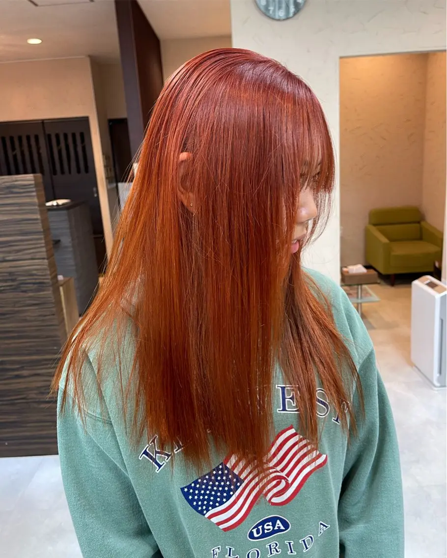 ロング カラー ブリーチ オレンジ 三浦 聖泉のヘアスタイル