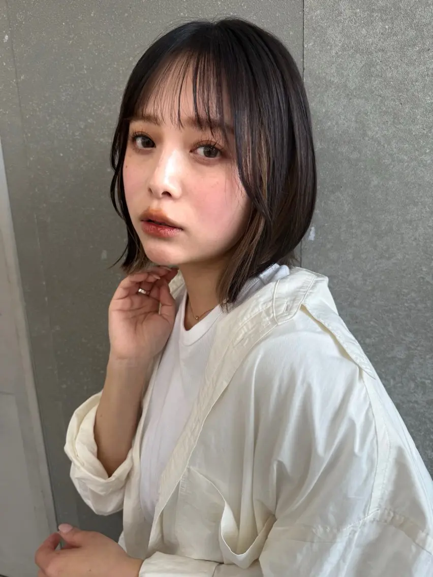 ミディアム カラー インナーカラー 顔周りカット 縮毛矯正 カット ヘアカラー 縮毛矯正 トリートメント 透明感カラー│ レイヤーヘア中居美樹のヘアスタイル