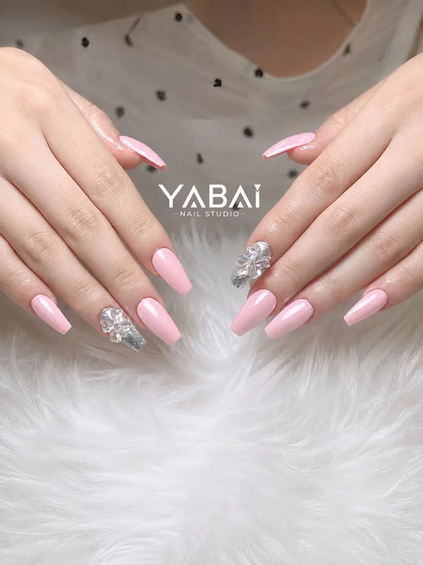 ネイル キラキラネイル ワンカラーネイル ピンク シルバー シンプルネイル YABAI NailStudioのネイルデザイン