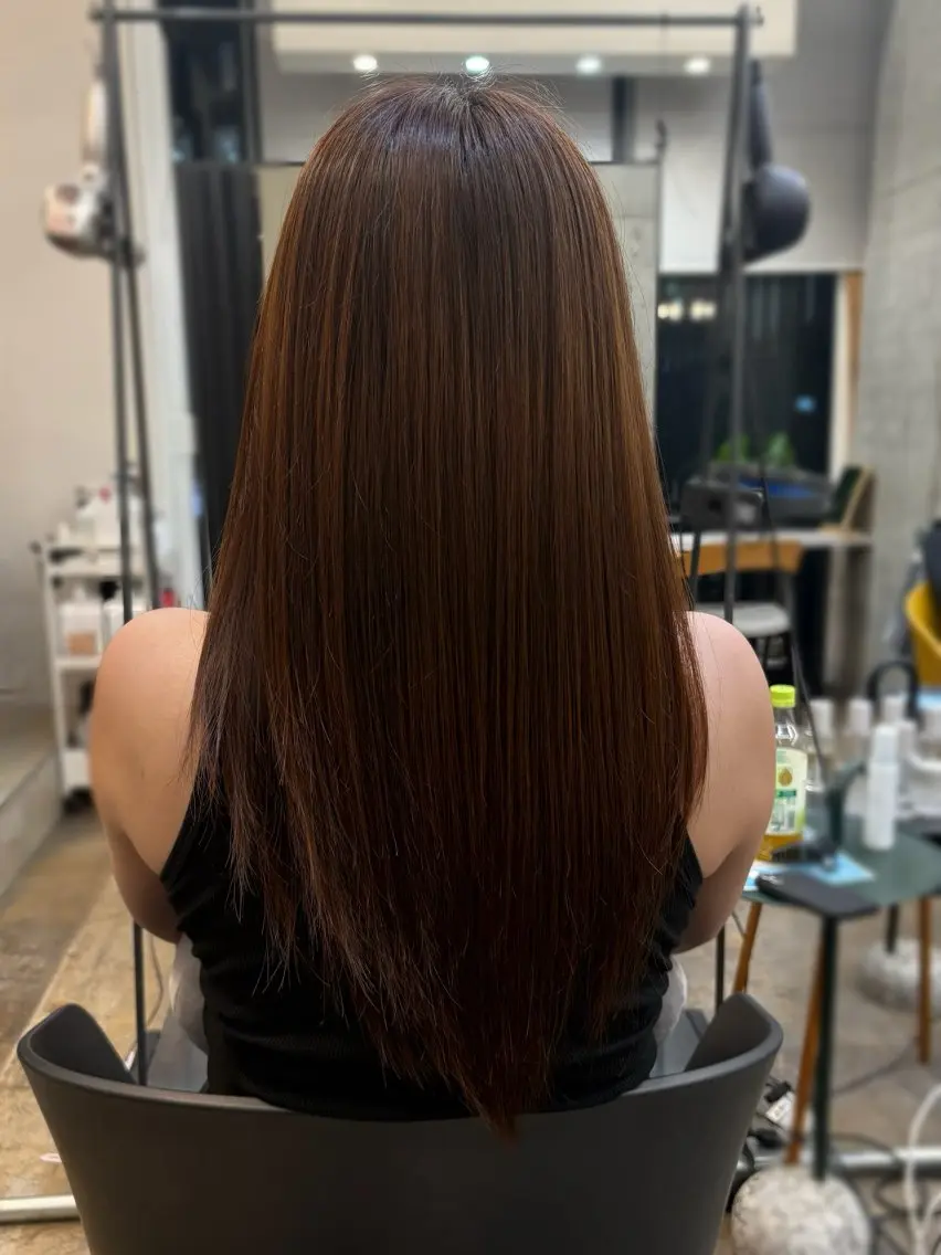 セミロング トリートメント 縮毛矯正 透明感カラー/赤み消 しカラー/もものヘアスタイル