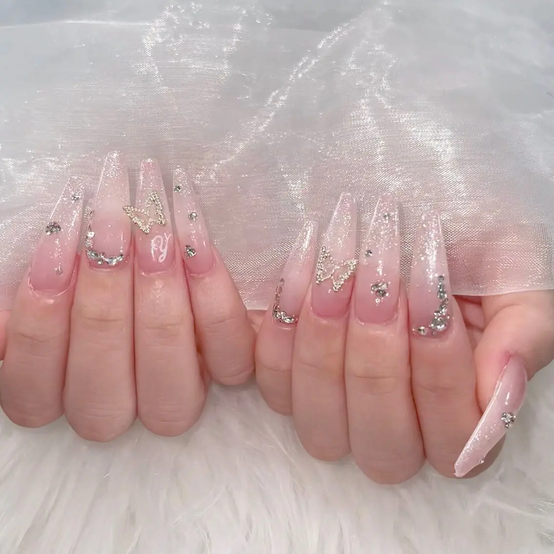 ネイル オーロラネイル 長さ出し フラッシュネイル フレンチネイル ジェルネイル ハンドネイル ハンドケア CiCi Nail Salonのネイルデザイン