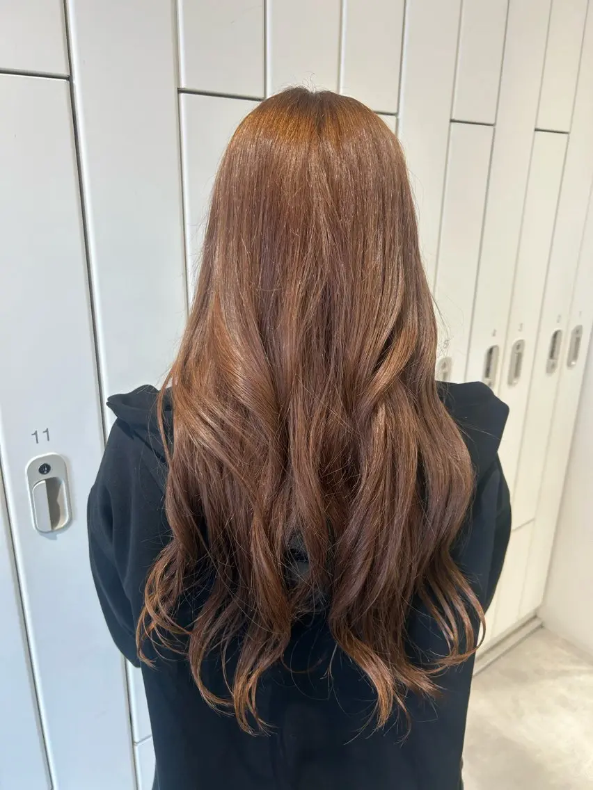 ロング ヘアカラー ここな Un amiのヘアスタイル